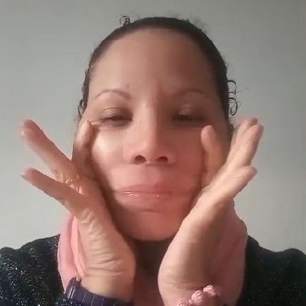 masssage contour des yeux