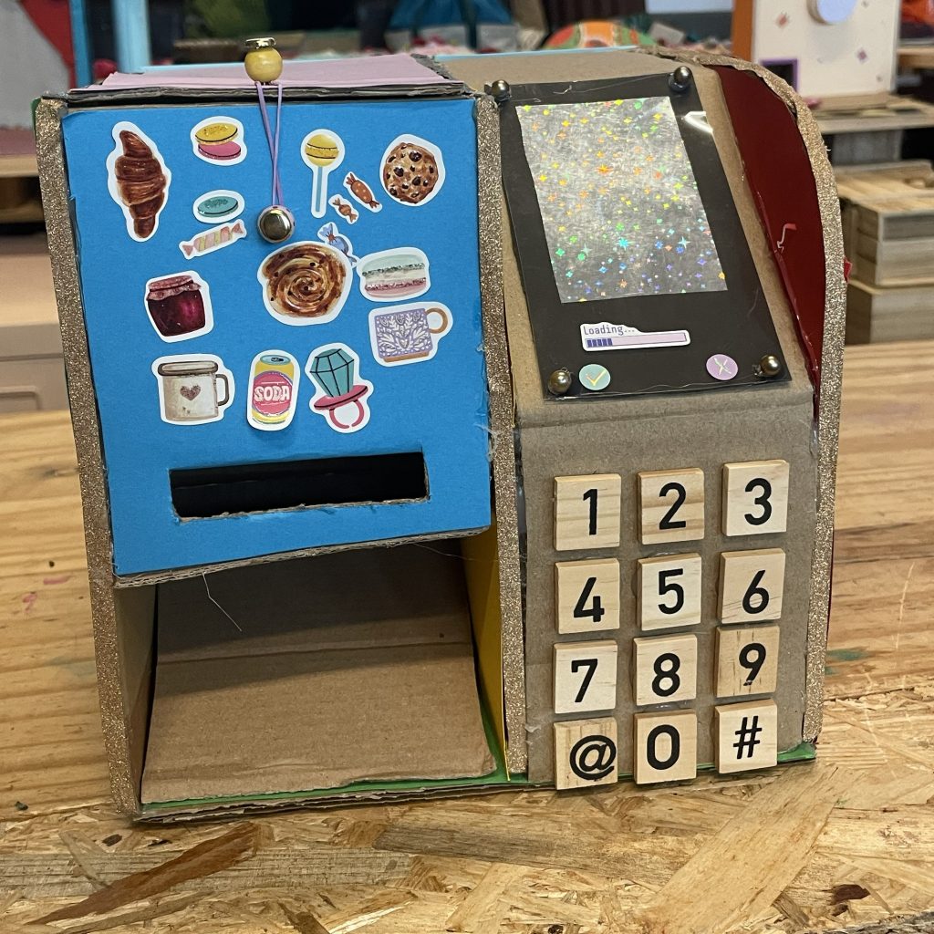 Atelier créatif enfant stage à Bègles – collage et bricolage