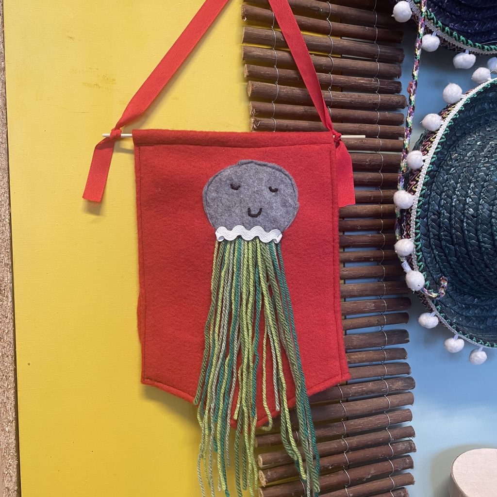 Atelier créatif enfant stage à Bègles – creation fanion