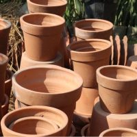 pot en terre cuit à customiser lors de l'atelier