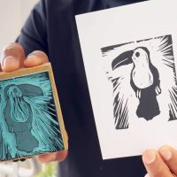linogravure d'un toucan